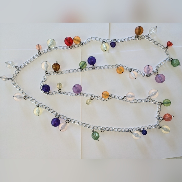 VTG 50" LUCITE BALL FLAPPER CLASPLESS NECKLACE - Picture 2 of 15